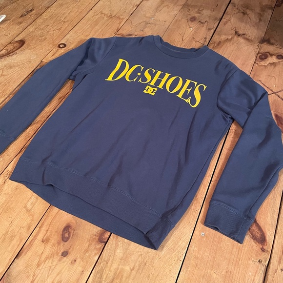 DC sweater - Medium - Picture 2 of 5